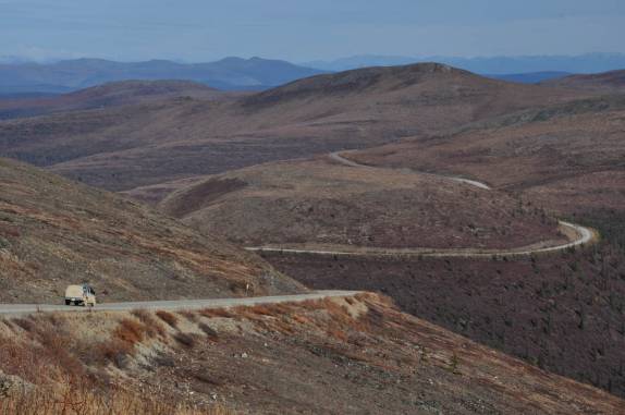 A Fiona desbravando a estrada Top of The World Highway, já no lado canadense da rodovia